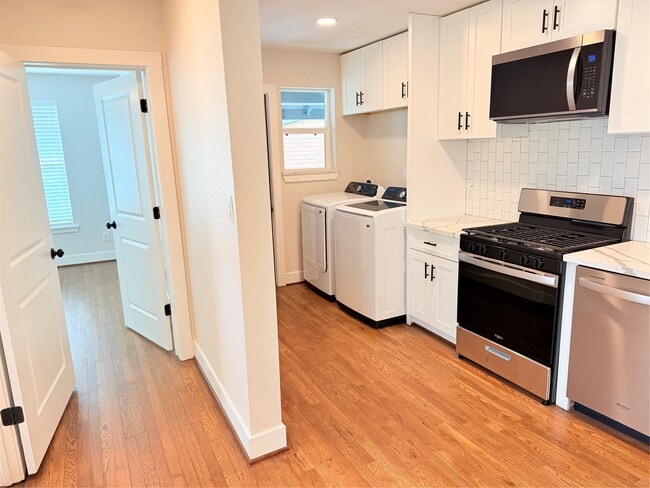 Building Photo - 2001 Brun St