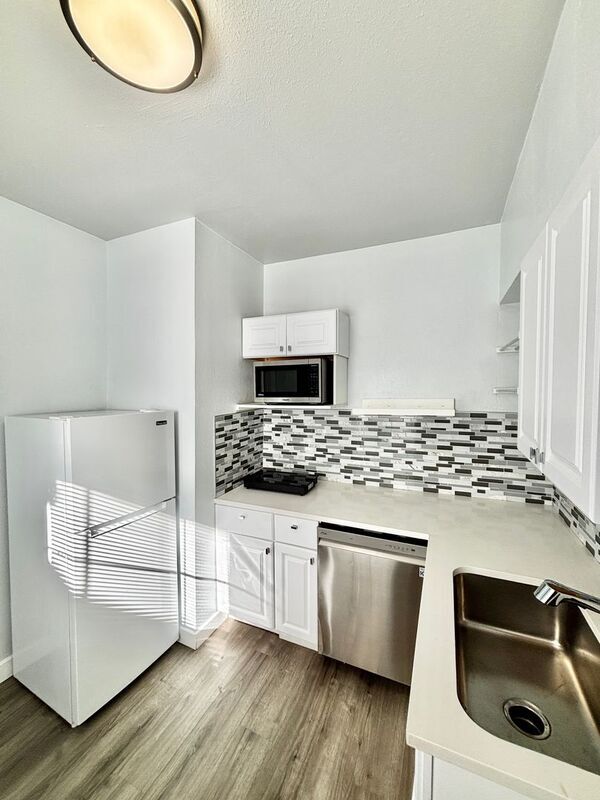 Foto del edificio - 2308 Britton Ave