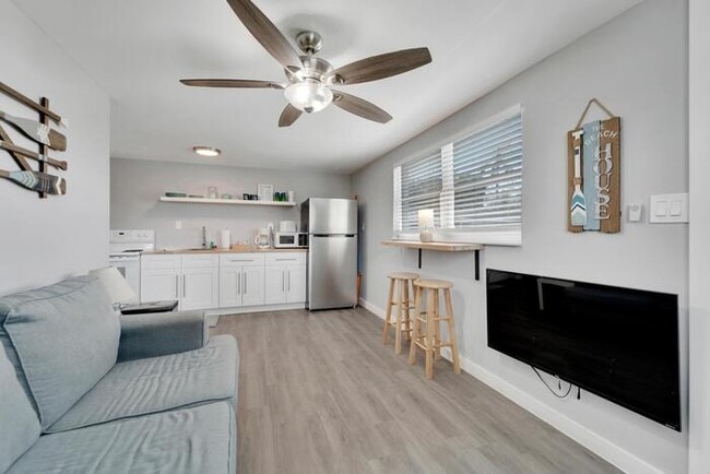 Building Photo - 8820 Rocky Creek Dr