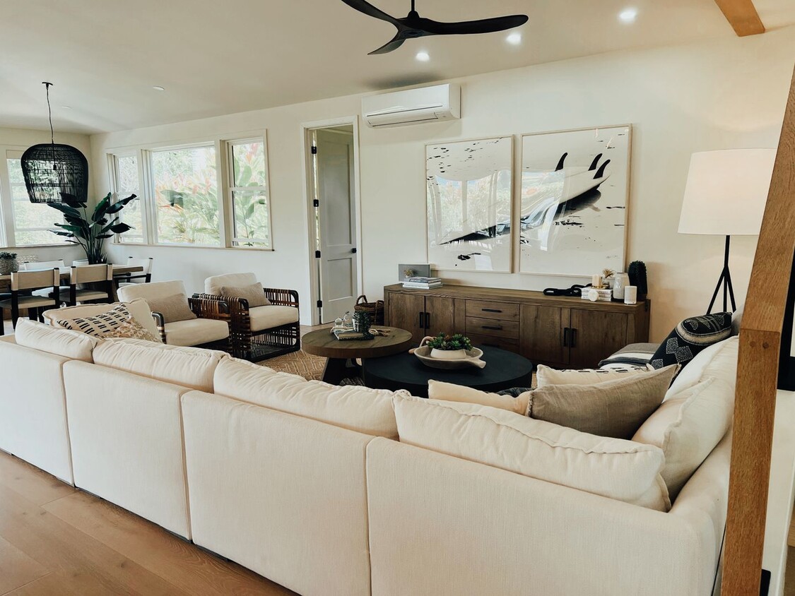 Primary Photo - Monthly Rental - Modern Chic Beach House w...