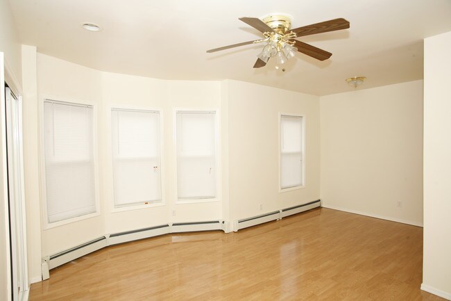 Foto del edificio - 429 18th Ave