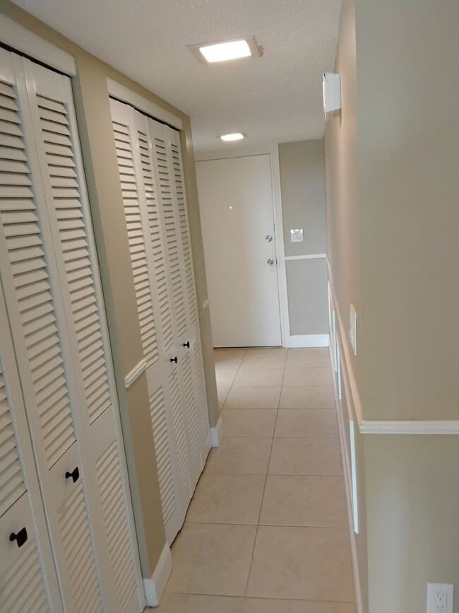 Foto del edificio - "$200 move in special. Spacious 2-Bed, 2-B...