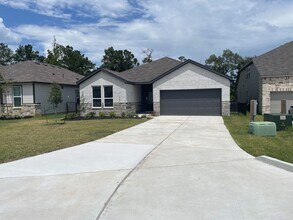 Building Photo - 545 Shoreview Dr