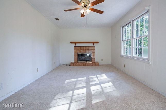 Building Photo - 3 br, 2 bath House - 724 Continental Drive