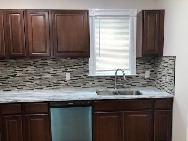 Foto del edificio - 138 Doyle Ave