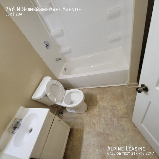 Foto del edificio - 746 N Somerset Ave