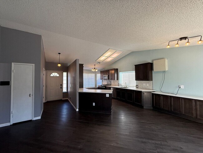 Building Photo - Littlerock 3 Bedroom House!