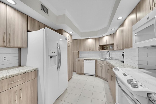 Foto del edificio - 111 N Pompano Beach Blvd