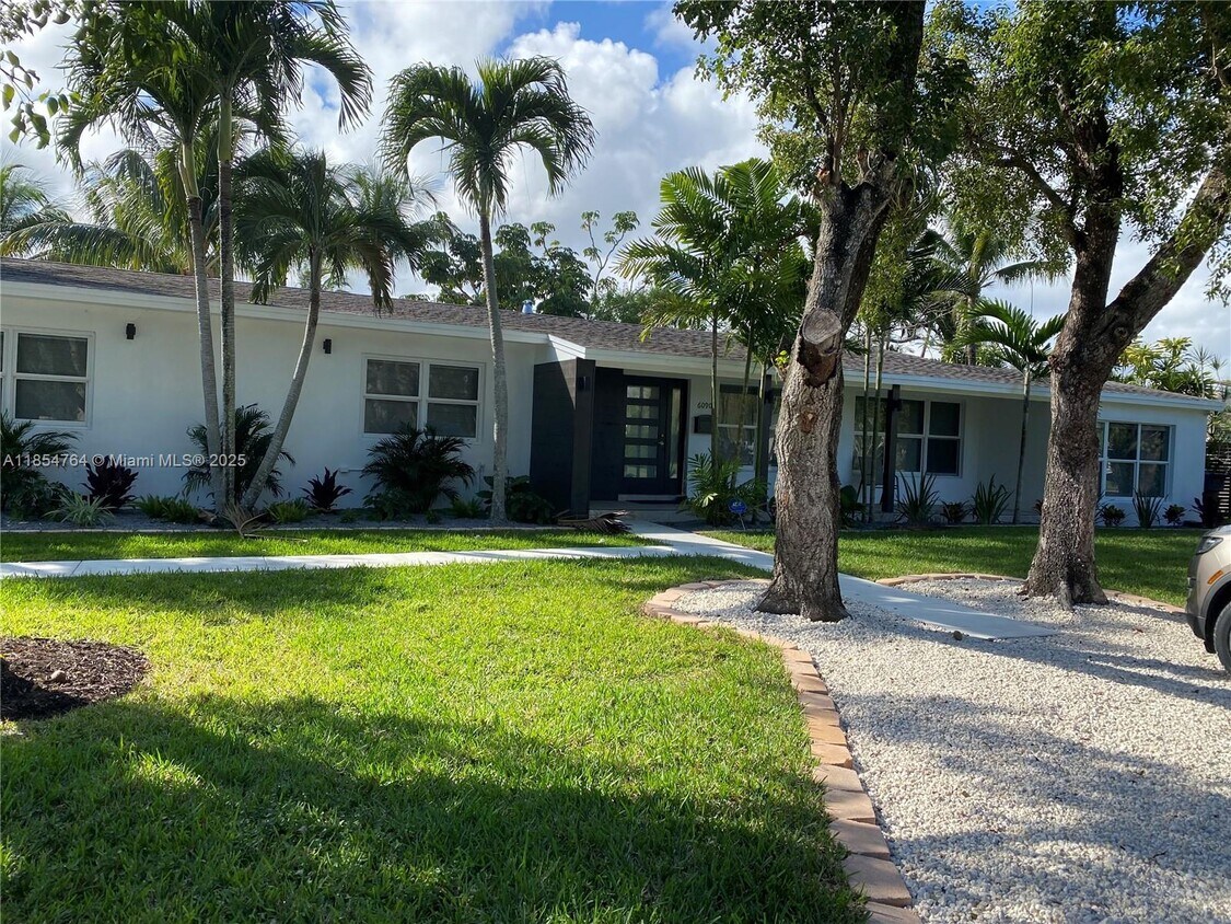 Primary Photo - 6090 SW 63rd Ave