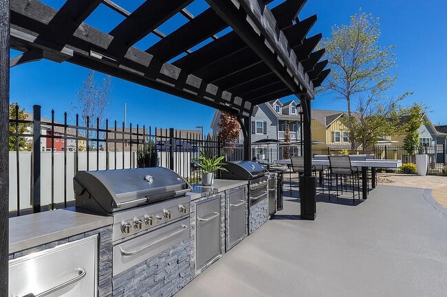 Outdoor Kitchen - Collective at Columbia