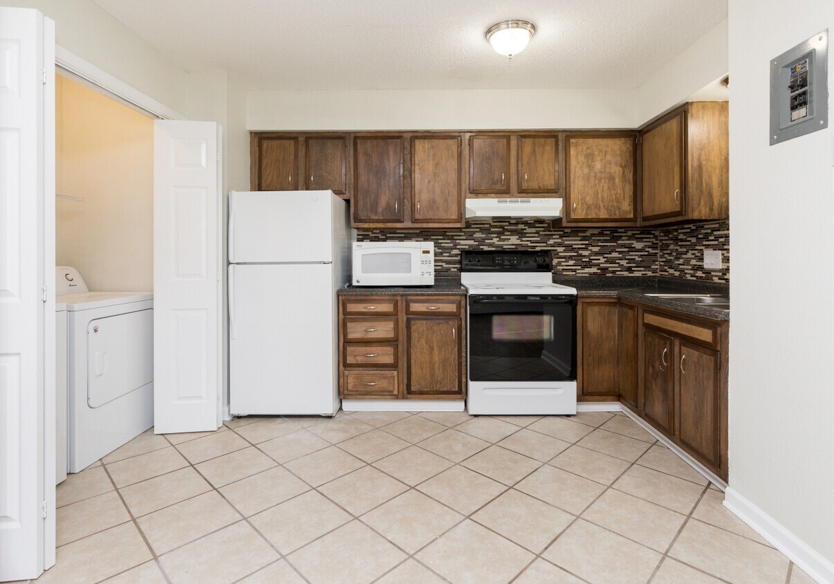 500 Laurel St Unit 4, Waukee, IA 50263 Apartments in Waukee, IA