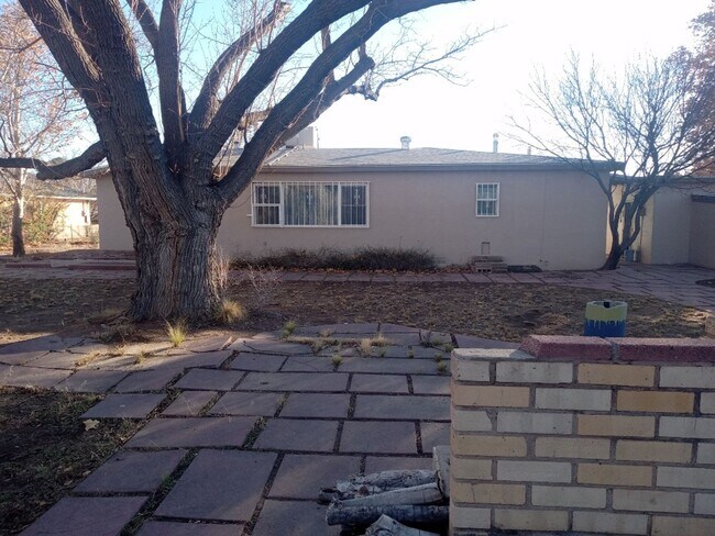 Building Photo - AVAILABLE NOW**Beautiful 2-Bedroom 2-Bathr...