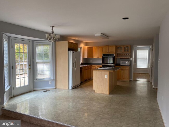 Building Photo - 14075 Wellman Ct