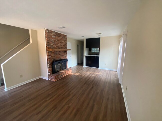 Foto del edificio - 1403 McCauley Rd