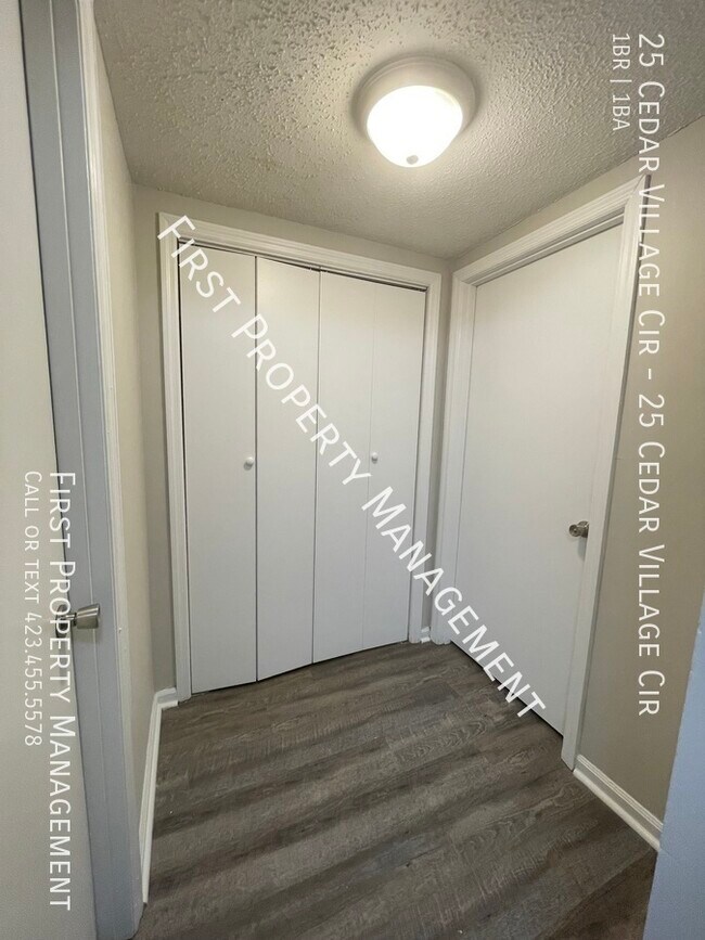 Building Photo - 25 Cedar Village Cir