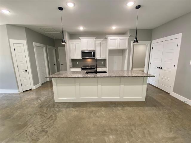 Building Photo - 219 W Walker St