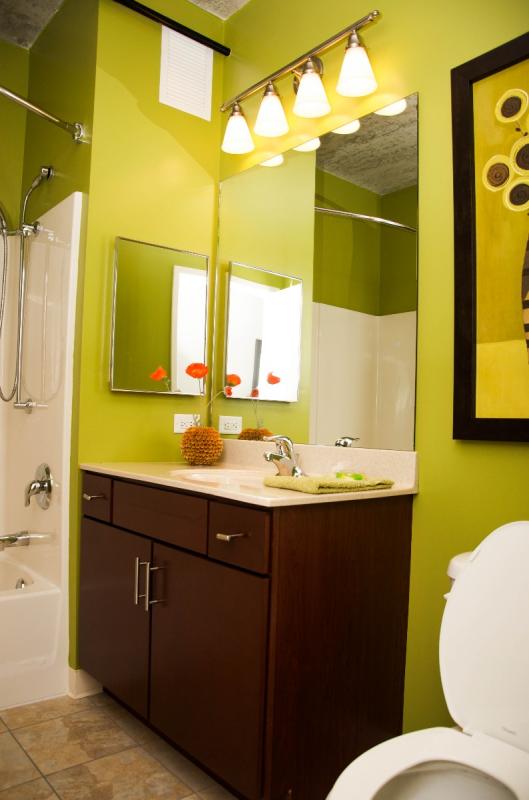 Foto del edificio - 806 N Clark St