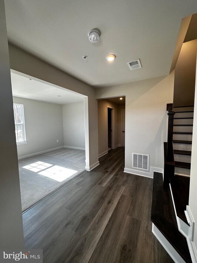 Building Photo - 5617 Addington Ln