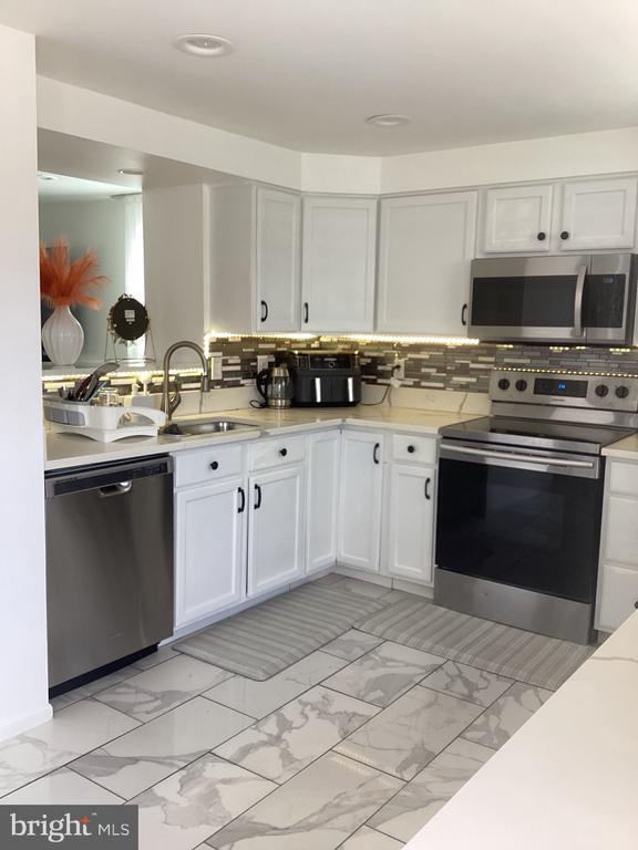 Foto del edificio - 3355 Canton Ct