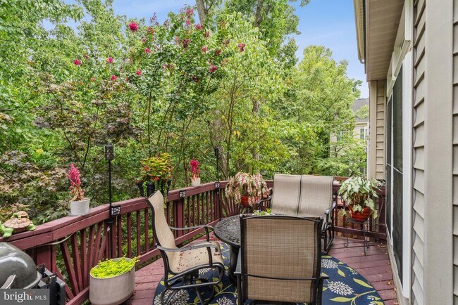 Foto del edificio - 6667 Debra Lu Way