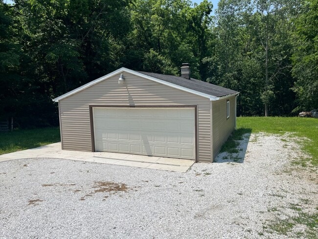 Building Photo - Remodeled 3 Bedroom Home