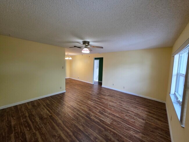 Foto del edificio - 7195 NW 9th Ct