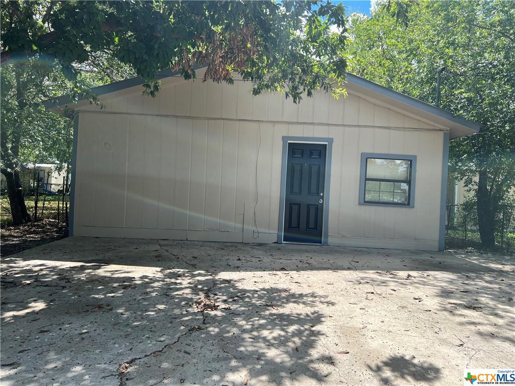 511 E Walnut St, Seguin, TX 78155 House Rental in Seguin, TX