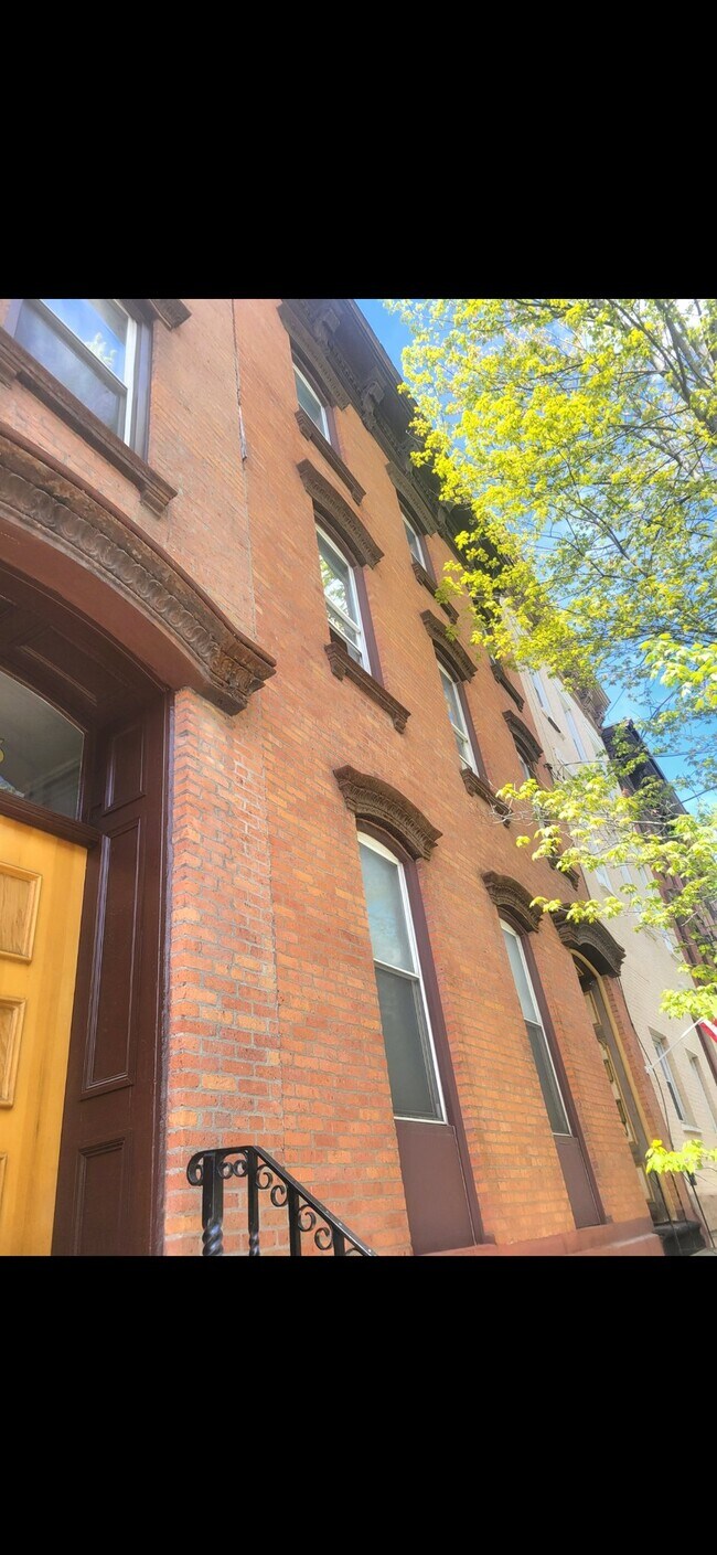 Foto del edificio - 153 1st St