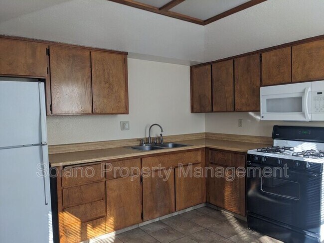 Foto del edificio - 1028 Illinois St