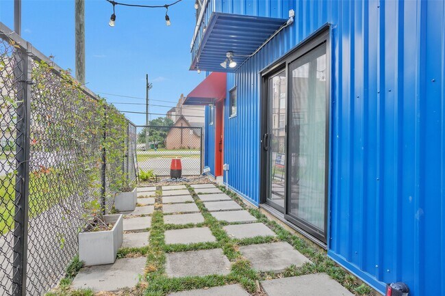 Foto del edificio - 5105 Lillian St