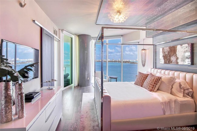Foto del edificio - 2020 N Bayshore Dr