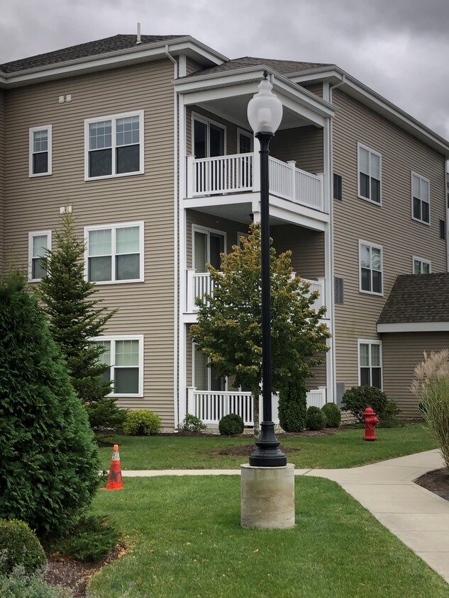 Foto del exterior - 322 E Center St