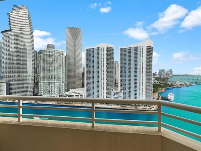 Photo - 888 Brickell Key Dr Apartment