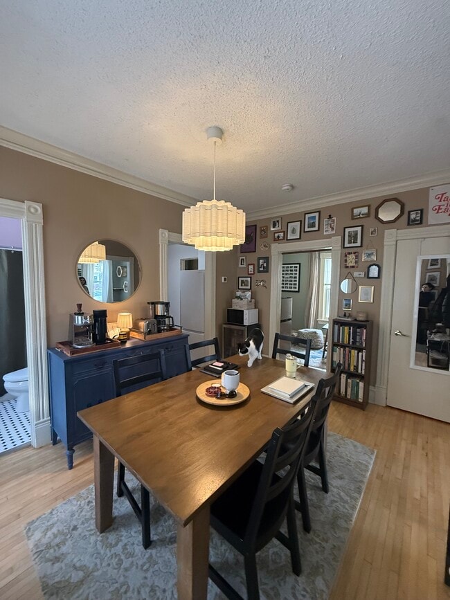 Building Photo - 2523 28th Ave S