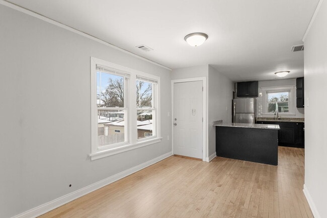 Building Photo - 1144 N Austin Blvd