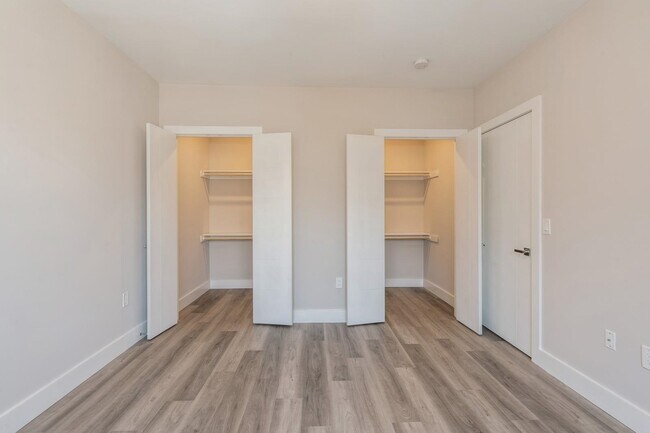 Building Photo - 6108 Hudson Ave