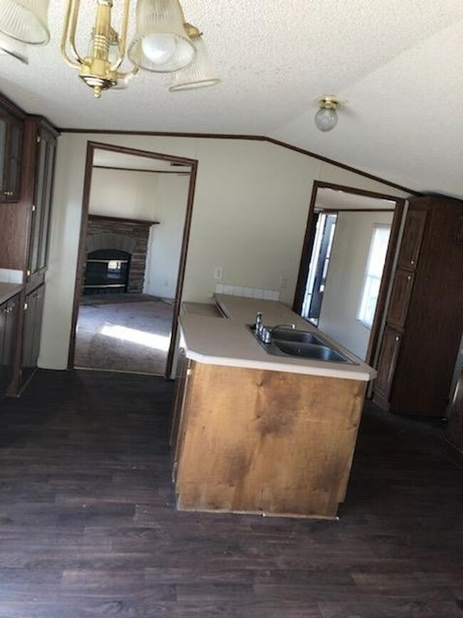 Building Photo - $300 Off 1st Month Special