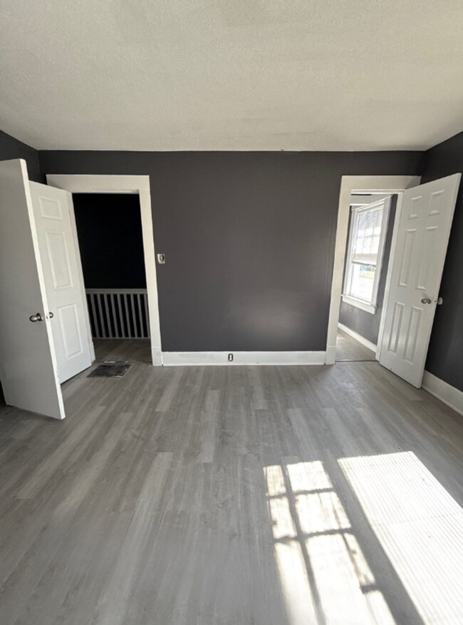 Foto del edificio - Fully Renovated 4BR Home in Highland Heights – Section 8 Welcome!