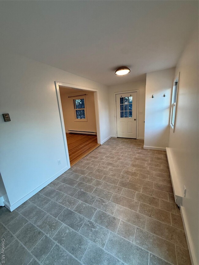 Building Photo - 55 Hillside Ave