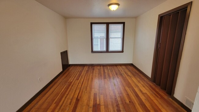 Foto del edificio - 1168 1/2 Shawano Ave