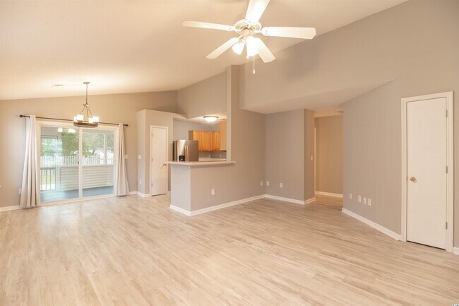 Foto del edificio - 5011 Sandlake Ct