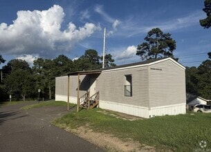 Building Photo - 100 Springwood Rd