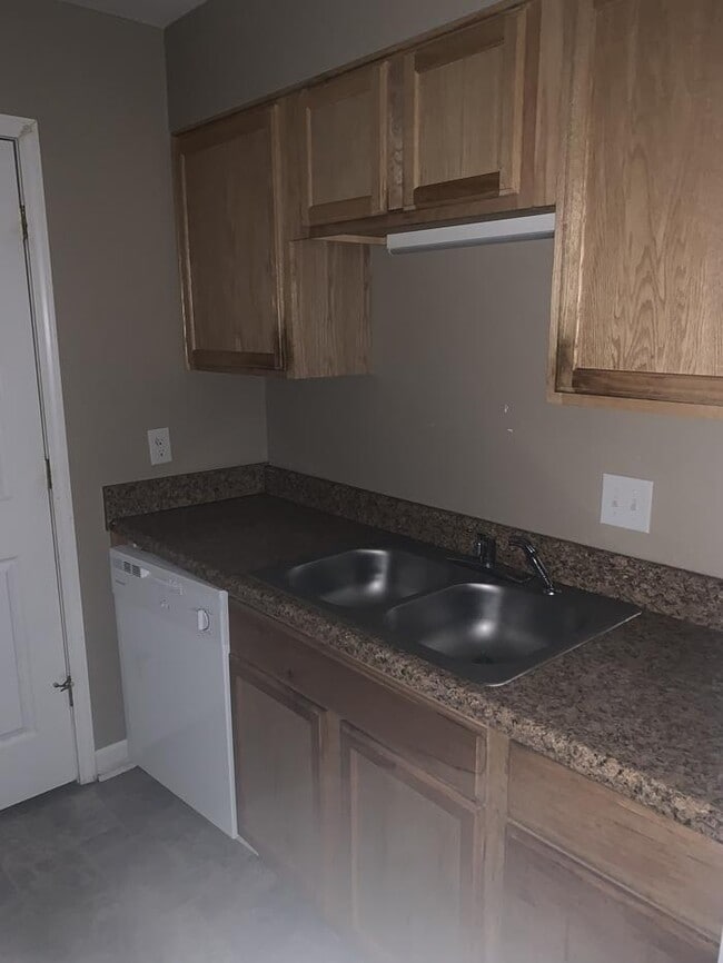 Building Photo - 406 S Walton Dr