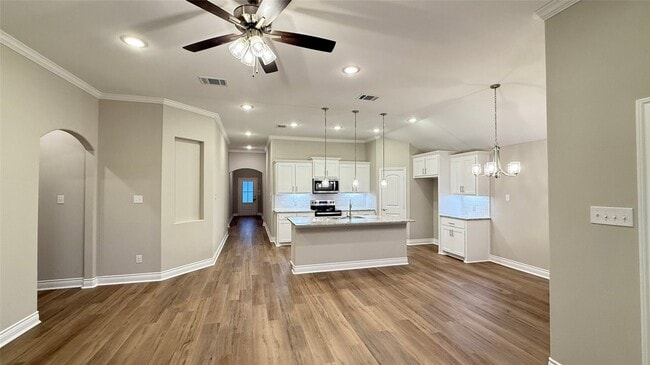Building Photo - 1303 Brad Keller Dr