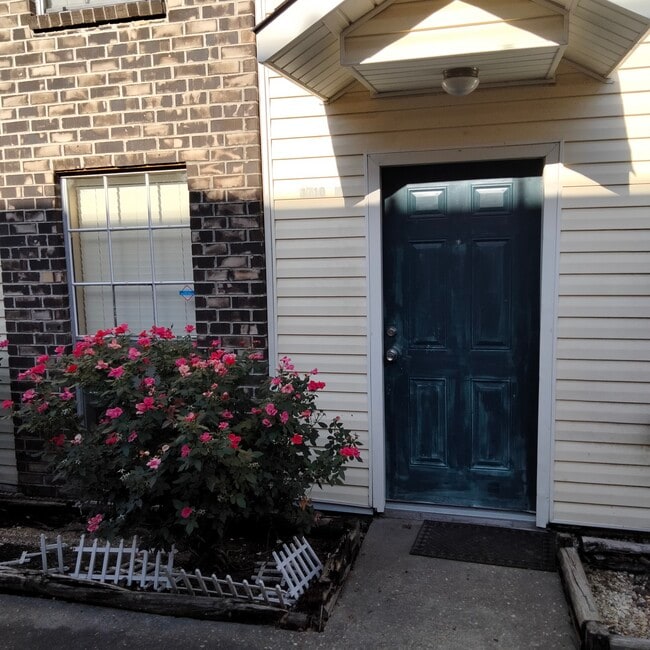 Building Photo - 1710 Brightside Dr