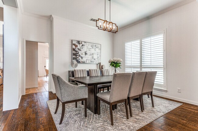 Foto del edificio - 9022 Golden Pond Dr