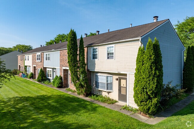 Building Photo - Dexter Row