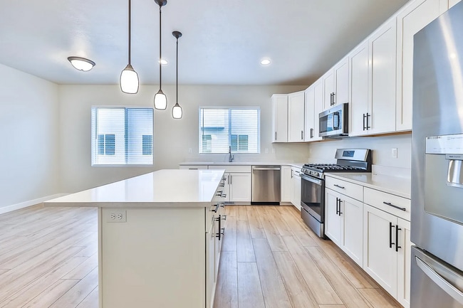 Foto del edificio - 15051 S Halter Way