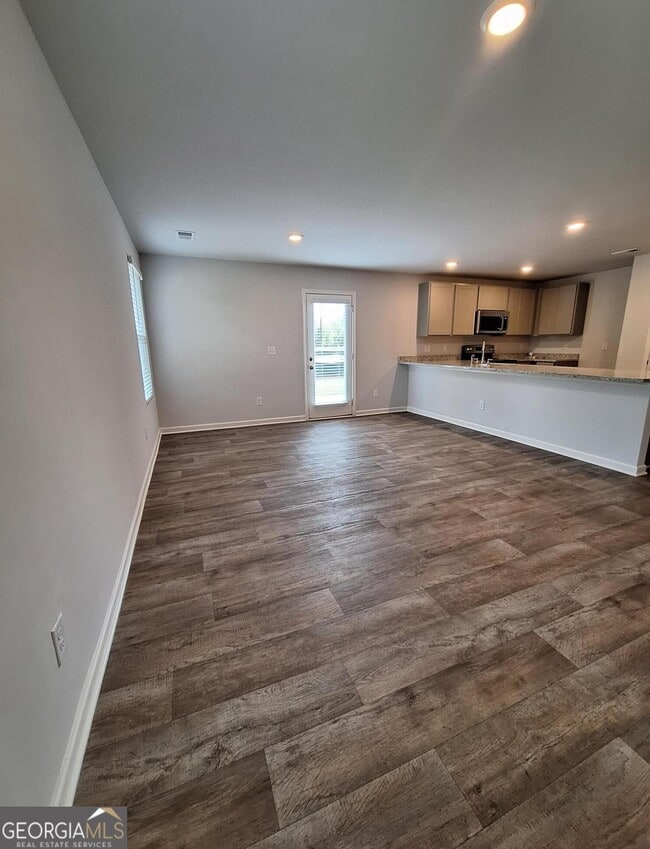 Building Photo - 302 Cody Dr
