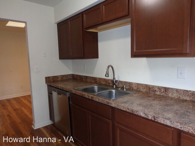 Building Photo - 2 br, 2 bath House - 3914 Roebling Lane